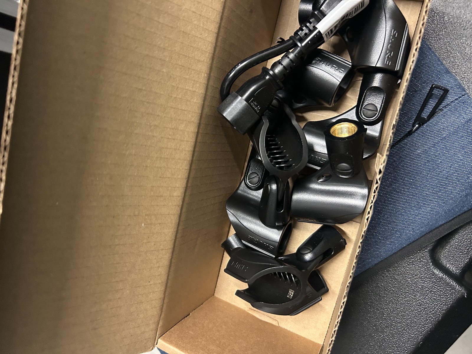 Wireless mic clip