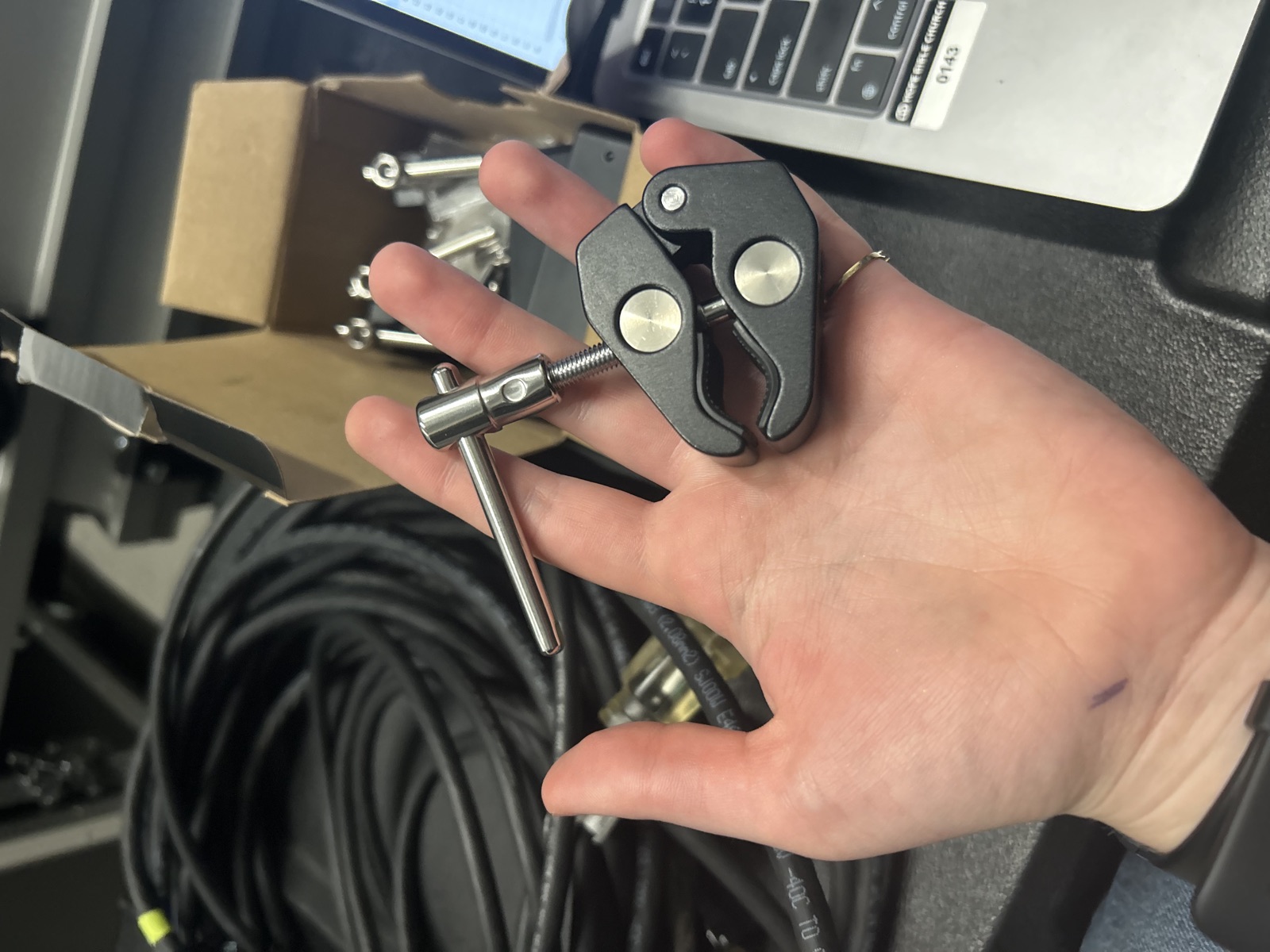 Nano/mini crab clamp